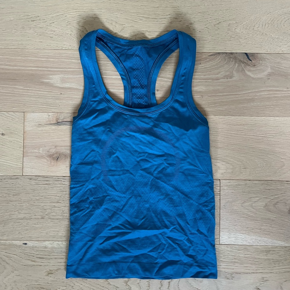 blue lululemon tank top